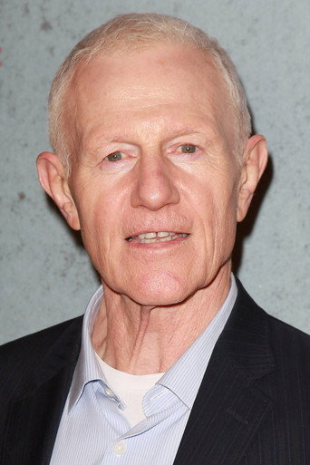 Ảnh của Raymond J. Barry