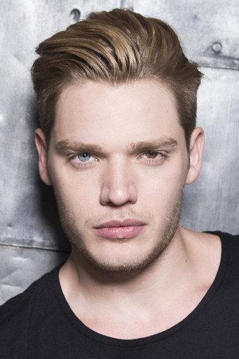 Ảnh của Dominic Sherwood