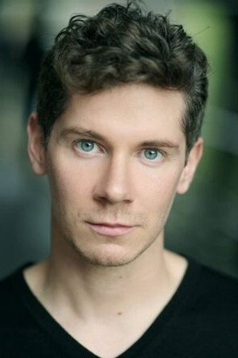 Ảnh của Karl Davies
