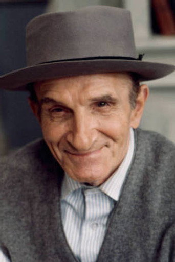 Ảnh của Leonard Barr