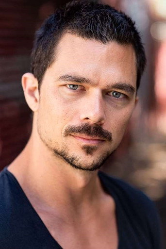 Ảnh của Luke Arnold