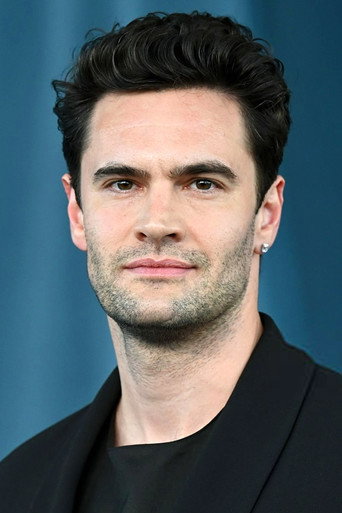 Ảnh của Tom Bateman