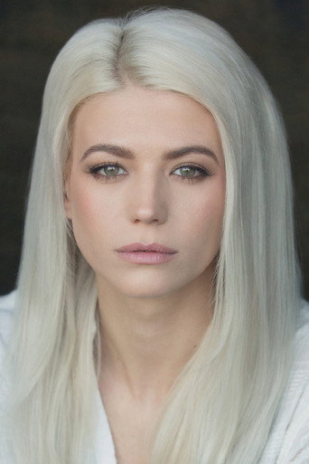 Ảnh của Danielle Harold