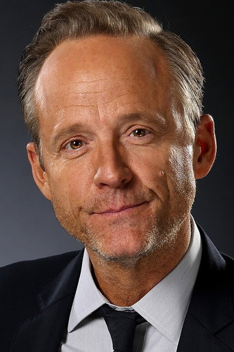 Ảnh của John Benjamin Hickey
