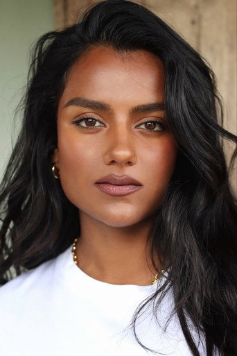 Ảnh của Simone Ashley