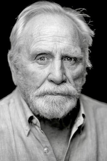 Ảnh của James Cosmo