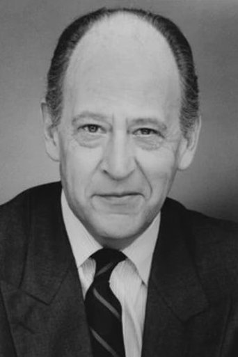 Ảnh của Earl Boen