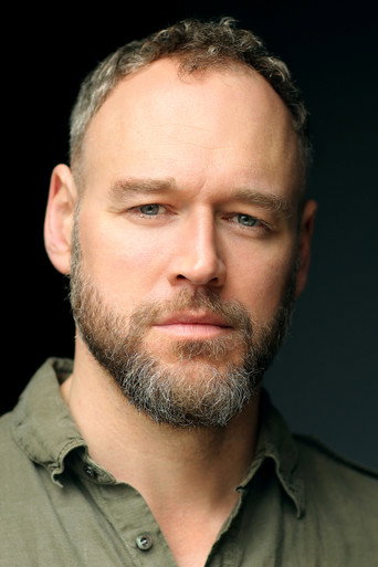 Ảnh của Elliot Cowan