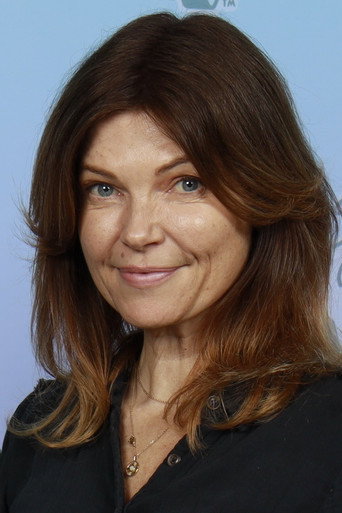 Ảnh của Nicole De Boer
