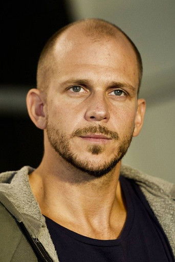 Ảnh của Gustaf Skarsgård