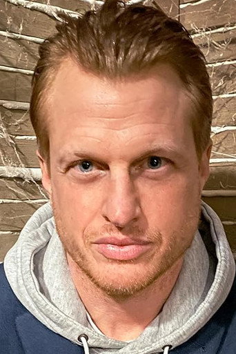 Ảnh của Adam MacDonald