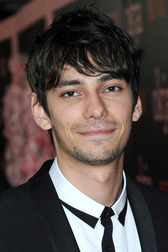 Ảnh của Devon Bostick