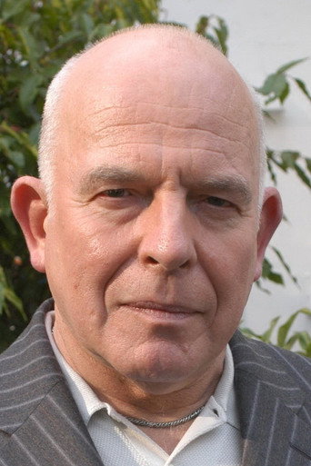 Ảnh của John Shrapnel