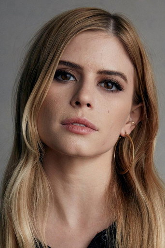 Ảnh của Carlson Young
