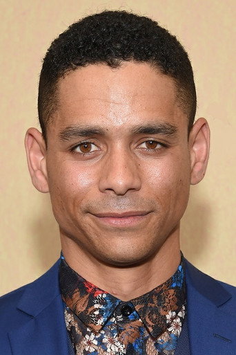 Ảnh của Charlie Barnett